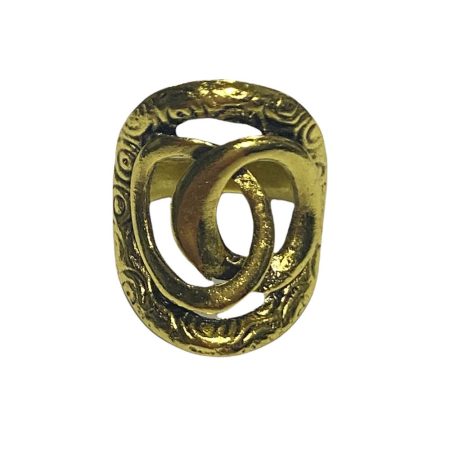 Μεταλλικό δαχτυλίδι με σχέδιο κρίκους σε χρυσό χρώμα