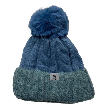 Σκούφος μονόχρωμος με φούντα