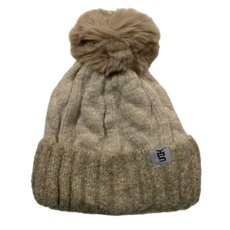 Σκούφος μονόχρωμος με φούντα 