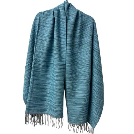 Εσάρπα με χρυσοκλωστή σε γαλάζιο χρώμα